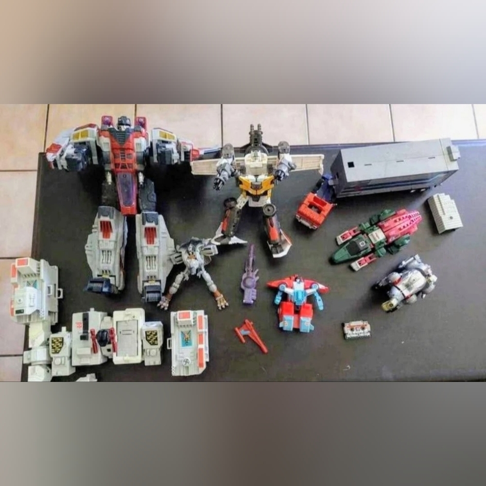 Vintage Transformers Action Figure Set - Multicolor